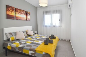 2 bedrooms, iron/ironing board, WiFi, bed sheets