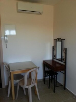 Studio | Living area | TV - St. Lazaros House (Larnaca)