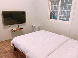 6 bedrooms, desk, free WiFi