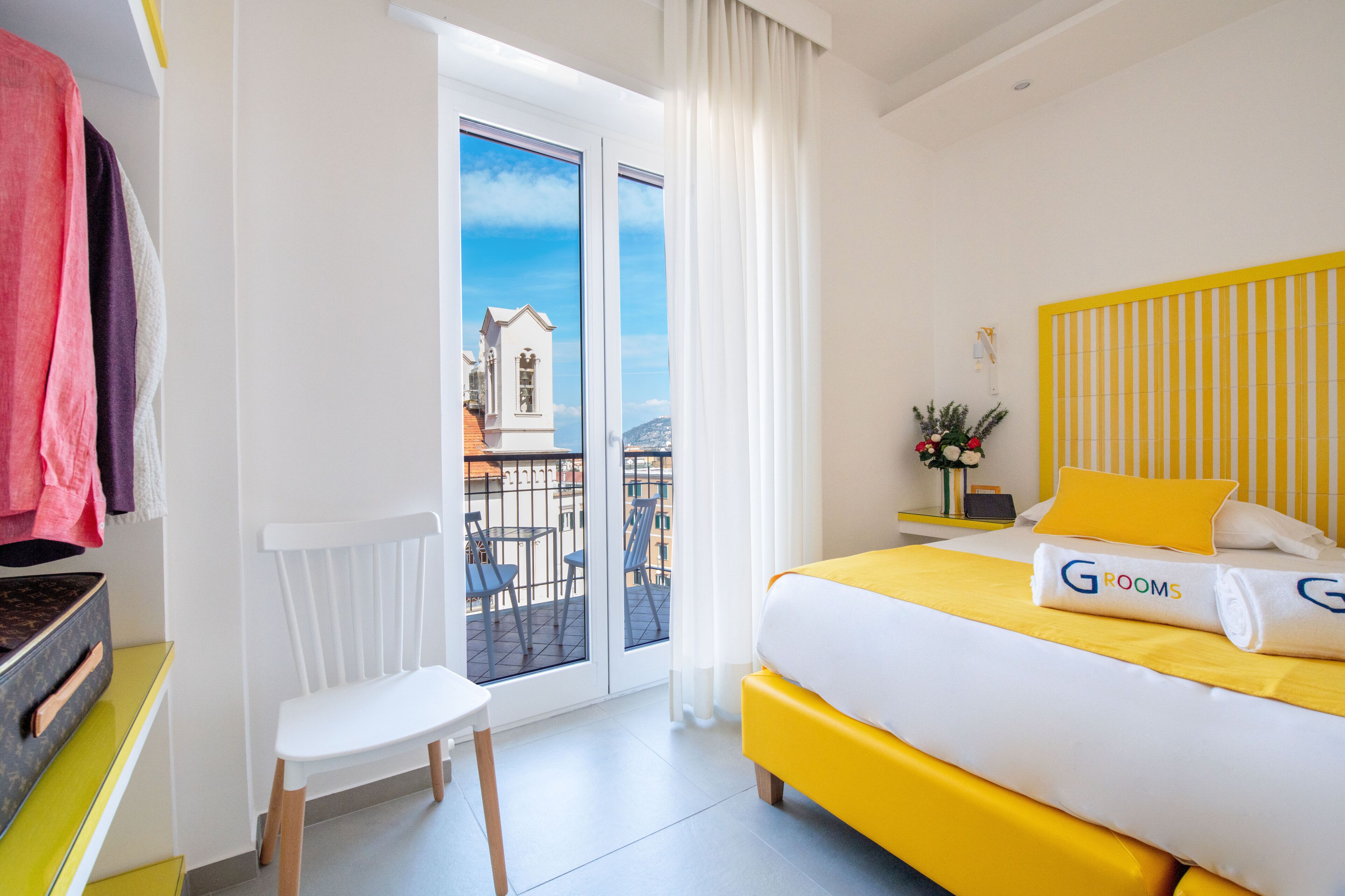 Camera Gialla | Biancheria da letto ipoallergenica, minibar, una cassaforte in camera
