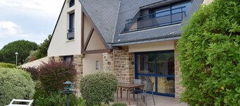 Superb house in peaceful area 200 from the sea