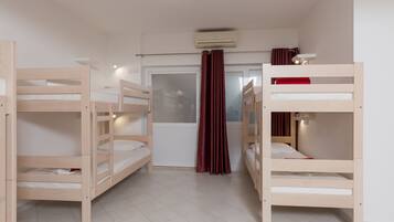 Shared Dormitory, Mixed Dorm, Private Bathroom (10 beds) | Blackout drapes, iron/ironing board, free WiFi, bed sheets