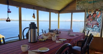 UROS HABITACIONES&EXPERIENCIAS lago titikaka puno peru. 4pax.