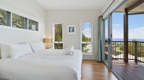 5 sovrum, strykjärn/strykbräda och sängkläder