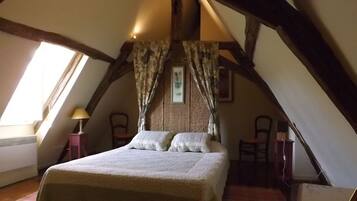 1 slaapkamer, een strijkplank/strijkijzer, wifi, beddengoed