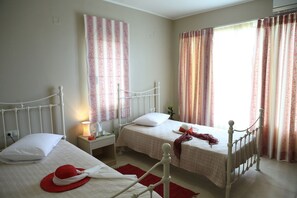 3 Schlafzimmer, Schreibtisch, Bügeleisen/Bügelbrett, WLAN