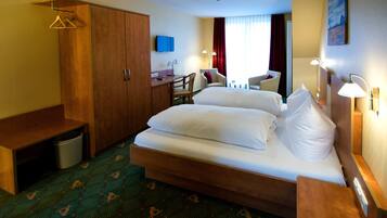 1 bedroom, desk, soundproofing, free WiFi