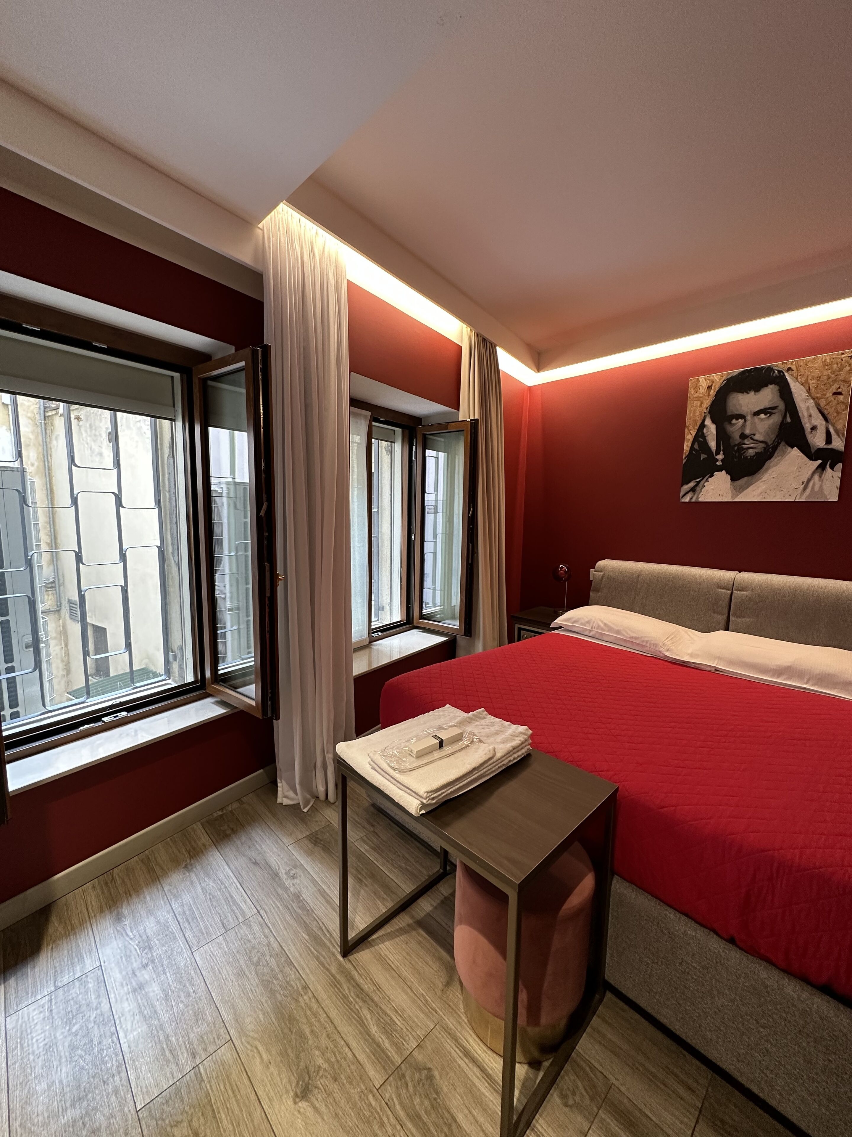 Chambre Double Confort (Monaco) | Vue sur la cour