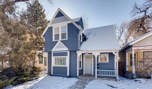 Victorian Duplex • Renewed Interiors • Walk to DT