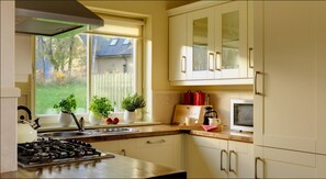 Cottage | Private kitchen | Dishwasher, cookware/dishes/utensils - Dunkerron Woods 3 Bedroom 4030 (Kenmare)