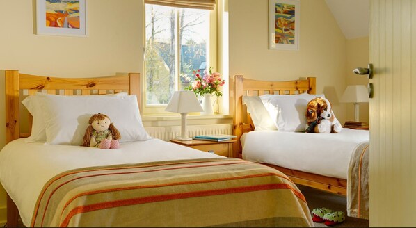 Cottage | 3 bedrooms, bed sheets - Dunkerron Woods 3 bed 4024 (Kenmare)