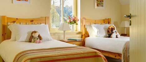 Cottage | 4 bedrooms, bed sheets