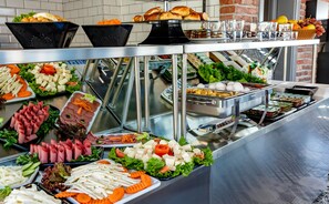 Desayuno buffet incluido todos los días 