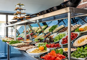 Petit déjeuner buffet compris tous les jours