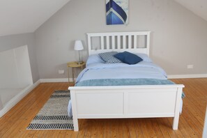 Cottage | 3 camere, una scrivania, ferro/asse da stiro, lenzuola