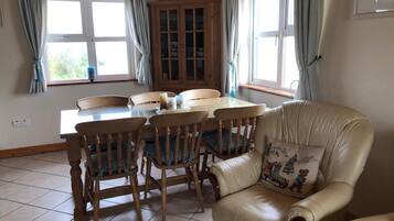 Cottage | Living room | LCD TV, fireplace