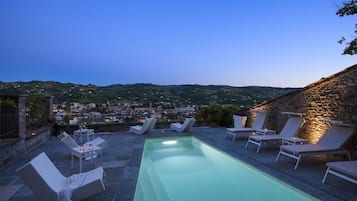 Piscine extérieure (ouverte en saison)