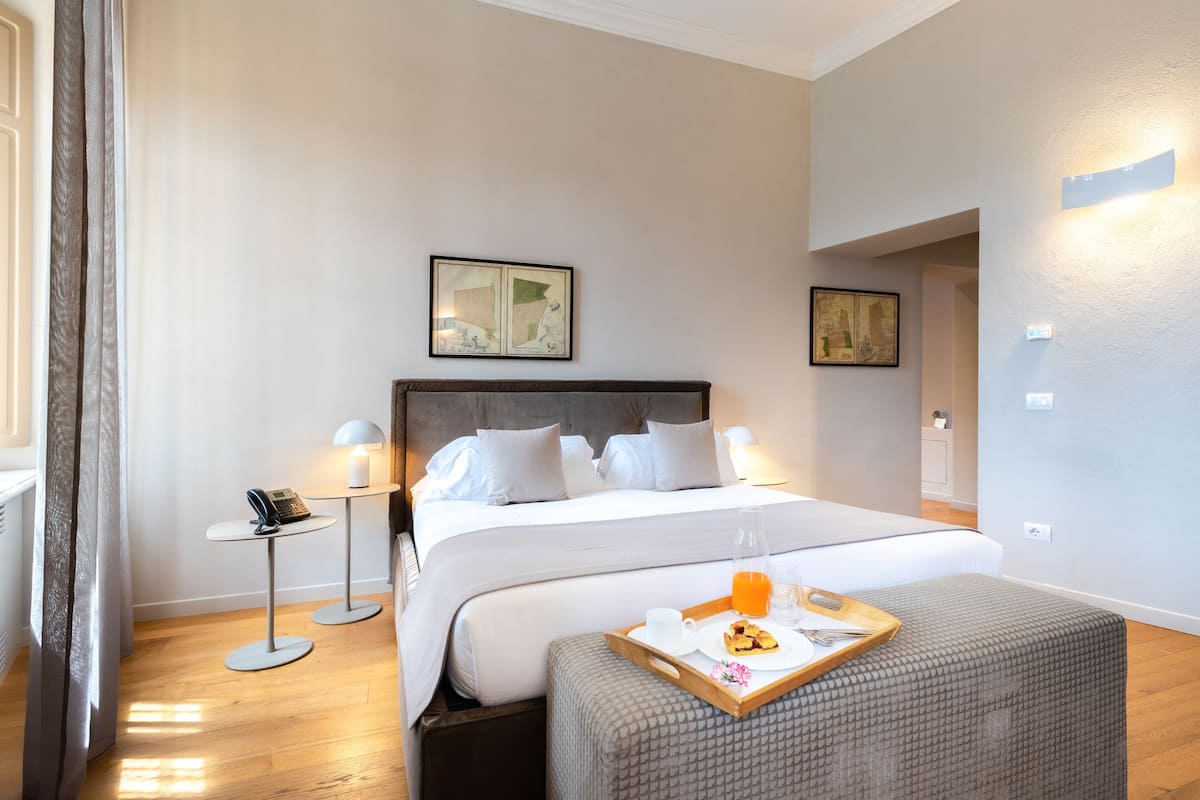 Suite Junior (Sternia) | 1 camera, minibar, una cassaforte in camera, una scrivania