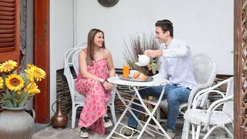 屋外ダイニングエリア