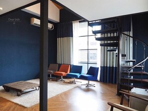 슈피리어 아파트, 침실 1개 (VIP) | 거실 공간 | 케이블 채널 시청이 가능한 42인치 LED TV, TV