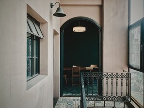 تفاصيل الفندق من الداخل