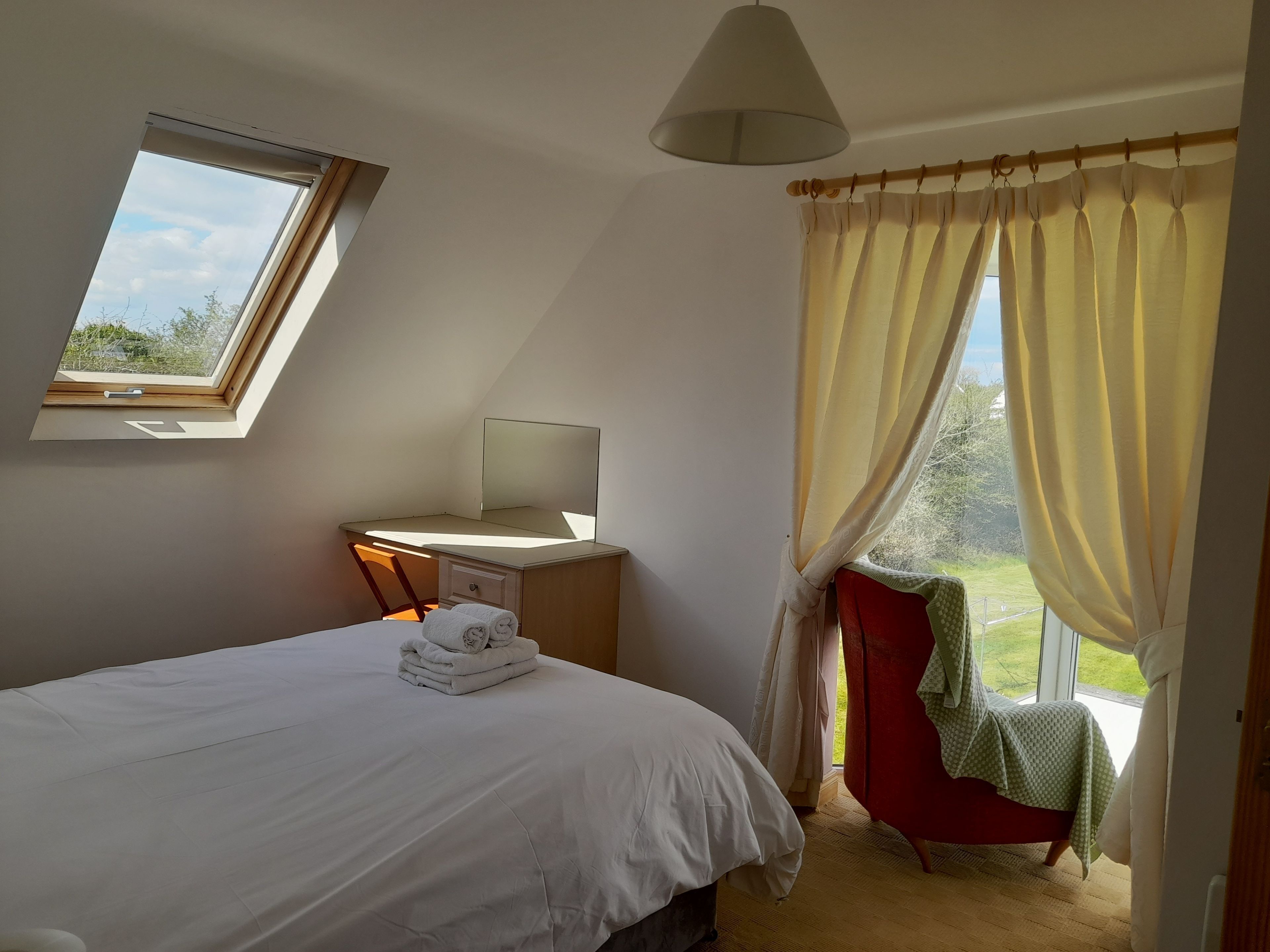 Cottage | 3 bedrooms, travel crib, bed sheets