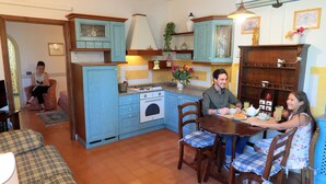Dining - GERANIO apartment (Cenaia)