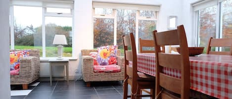 Cottage | Living room | LCD TV, fireplace