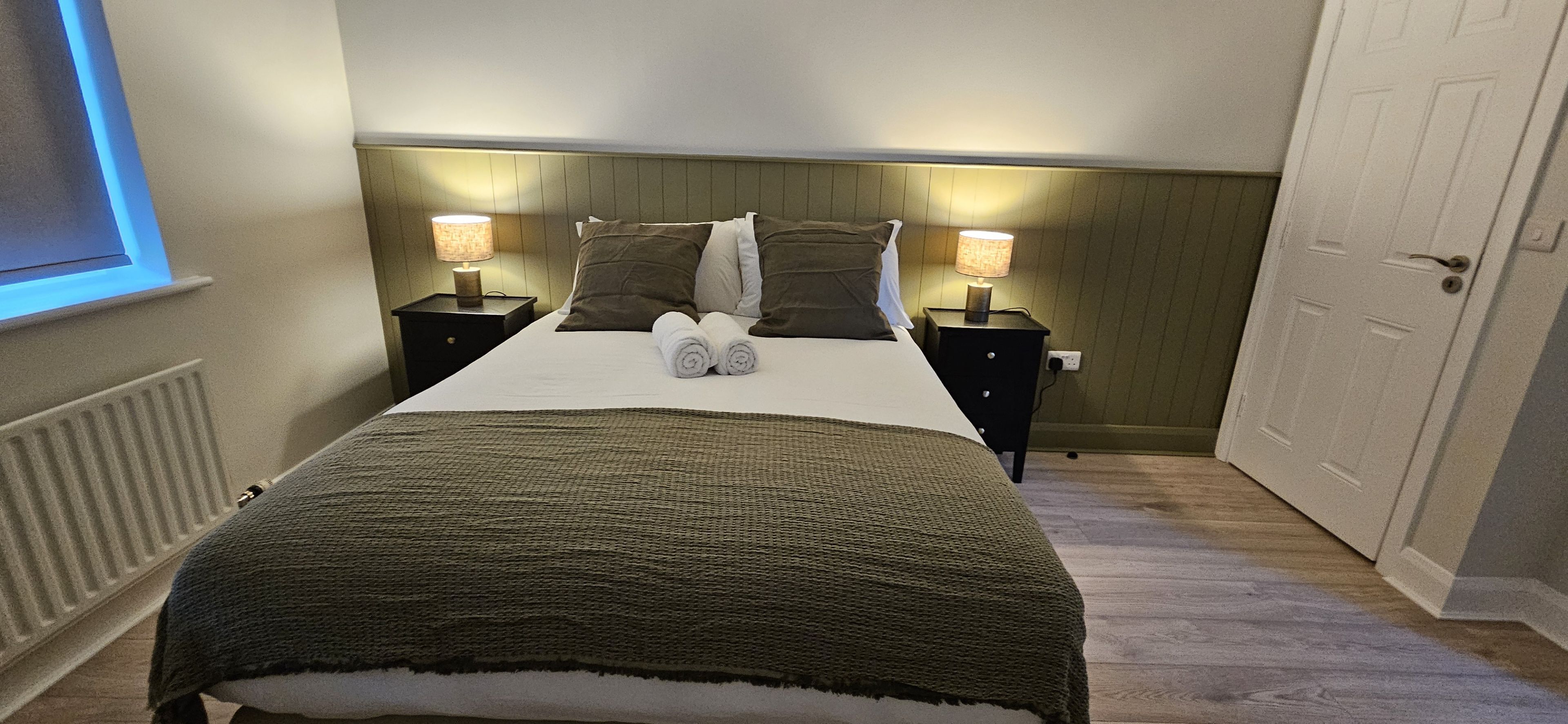 3 bedrooms, bed sheets