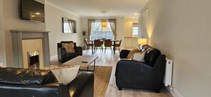 LCD TV, fireplace - Bunratty West No 40017 (Bunratty)