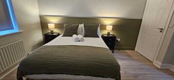3 habitaciones y ropa de cama