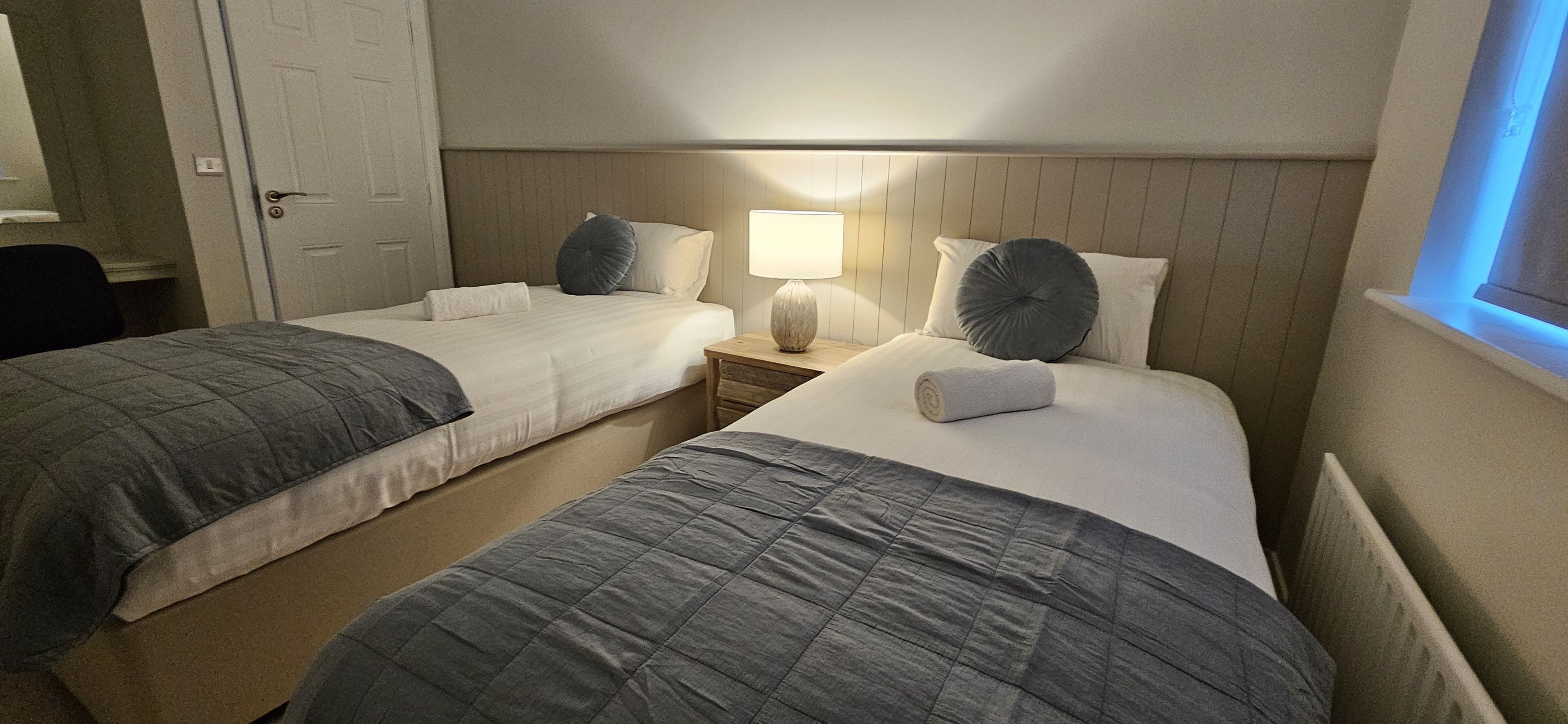 3 bedrooms, bed sheets