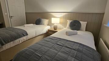 3 bedrooms, bed sheets