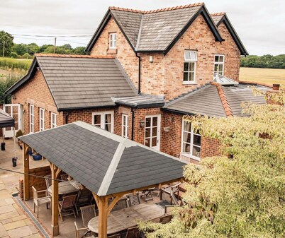 เมียร์ บรุ๊ค เฮ้าส์