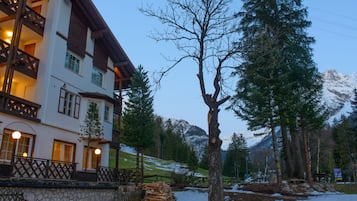 Esterni