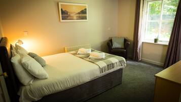 3 bedrooms, bed sheets