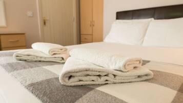 Cottage | 3 bedrooms, bed sheets