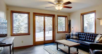 Downtown, Dog Friendly, Fenced Yard | Walk to Eat/Drink & Park/Trails/River/Mtn Bus | Deck-Grill-W/D