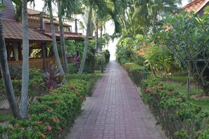 Villa, 4 Bedrooms, Non Smoking, Kitchen | Street view - 4 bedroom beachfront Villa 3 SDV024-By Samui Dream Villas (Koh Samui)
