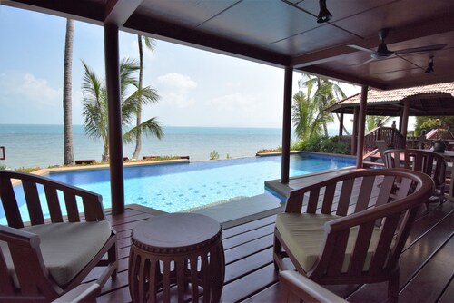 3 Bedroom Beach Front Villa with Private Pool - P3 SDV026-By Samui Dream Villas