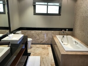 Villa, 4 Bedrooms, Non Smoking, Kitchen | Bathroom | Towels - 4 Bedroom Villa Duplex AB SDV005/006-By Samui Dream Villas (Koh Samui)