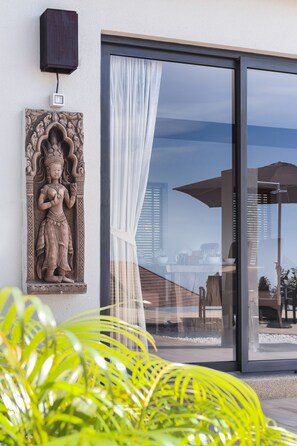 Individuell dekoriert, Schreibtisch, Bügeleisen/Bügelbrett