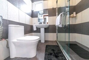 Free toiletries, towels, soap, shampoo - MicanApartments by Mary serwah ocansey (Accra)