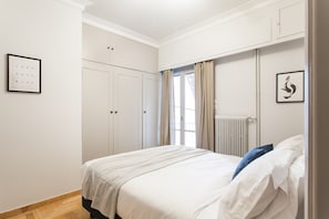 Apartment, 2 Schlafzimmer | 2 Schlafzimmer, laptopgeeigneter Arbeitsplatz, Verdunkelungsvorhänge