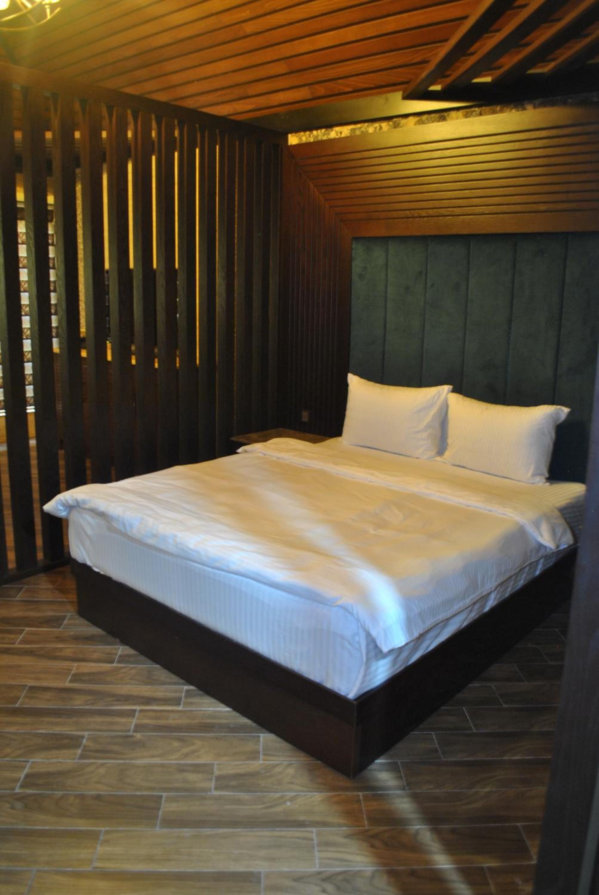 design cabin, 1 king bed | premium bedding, down duvets, minibar, in-room safe