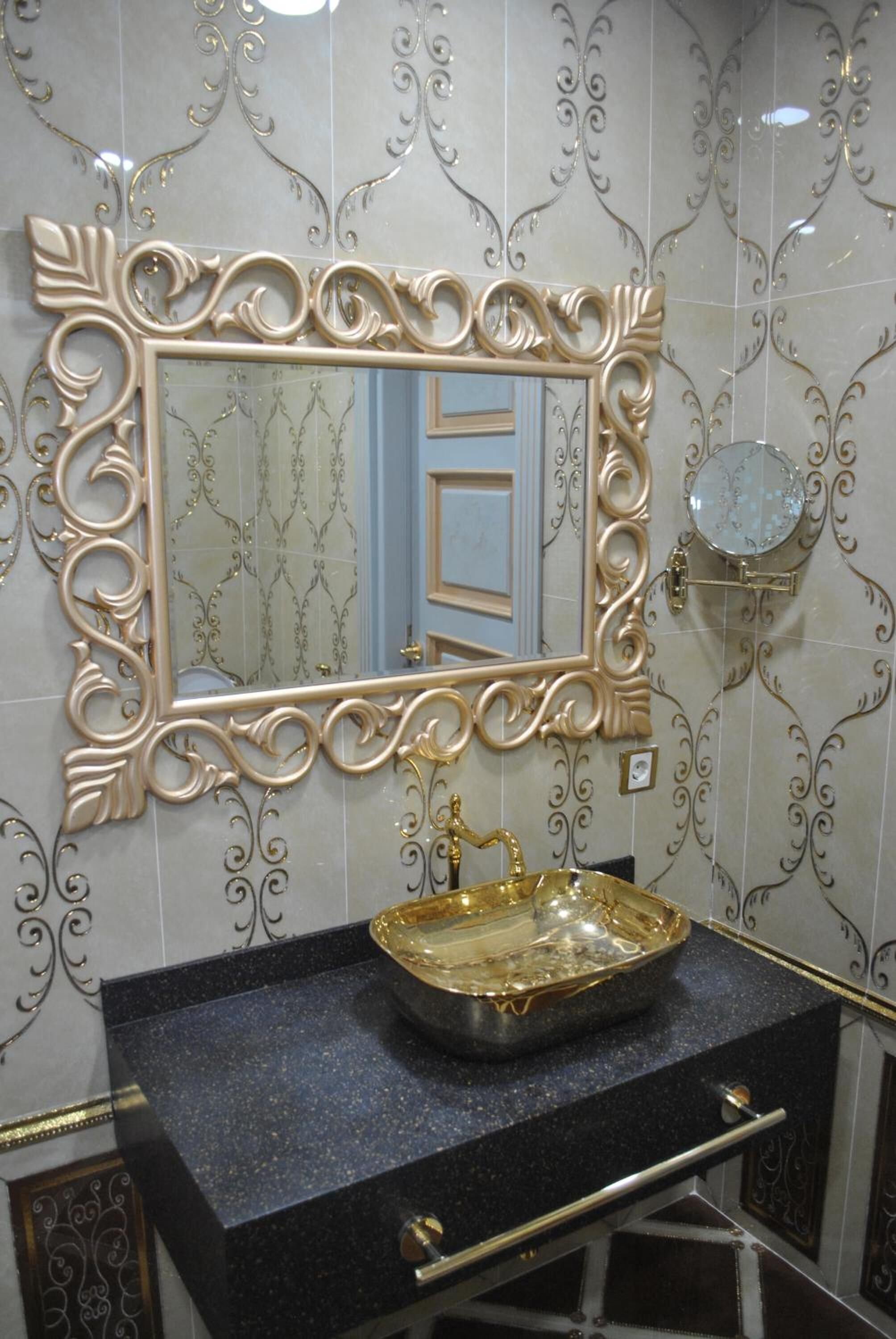 standard room | bathroom | shower, rainfall showerhead, free toiletries, hair dryer