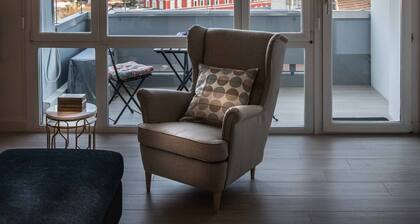 Lakeview Panorama Penthouse with Washer, Dryer & super fast Internet
