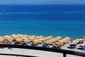 Sun loungers - MARINA VIEW Luxury Sea Front Apartment (Xilokastro)