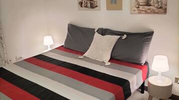 2 bedrooms, in-room safe, free WiFi, bed sheets