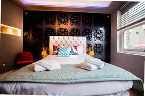 Luxury Apartment, 2 Bedrooms | 2 bedrooms, individually decorated, individually furnished - Modern Central Richmond Luxury Residence (Richmond)